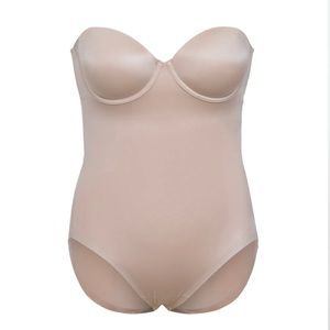 SPANX - SUIT YOUR FANCY - STRAPLESS CUPPED BODYSUIT - SMALL - CHAMPAGNE BEIGE